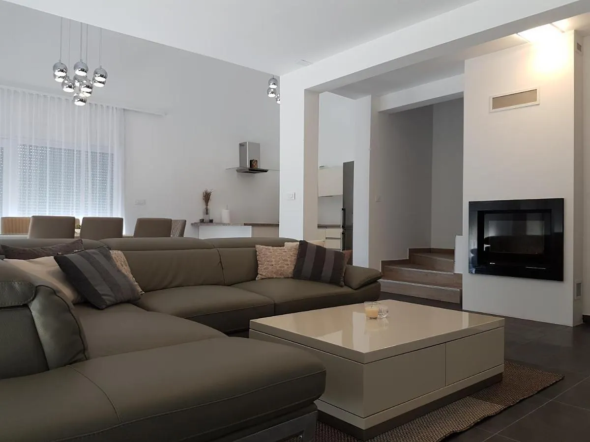 Villa Ivana - Sea View - Trogir, Ciovo Donji Okrug  0*, Donji Okrug (Ciovo) Croatia